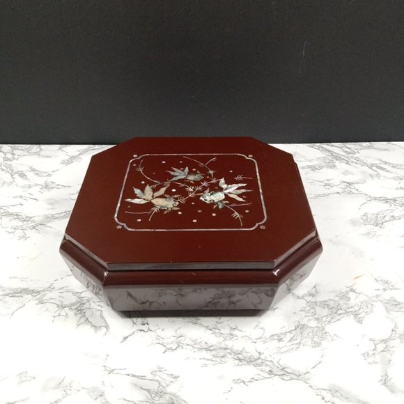 Japanese Lacquer Bento Box Mother of Pearl Inlaid Koi Fish Vintage - Picture 2 of 8